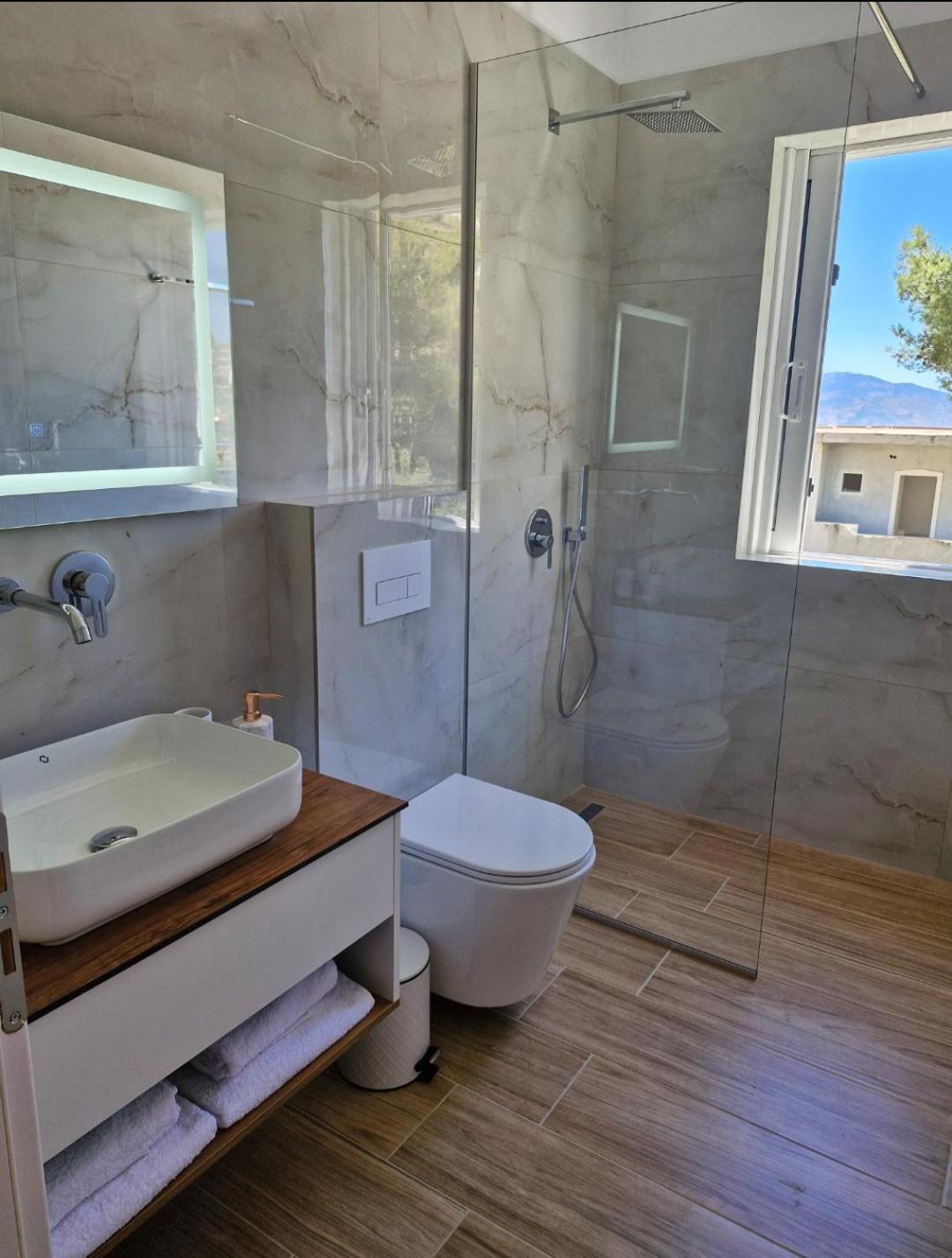 Villa Virginia Sarandë 외부 사진